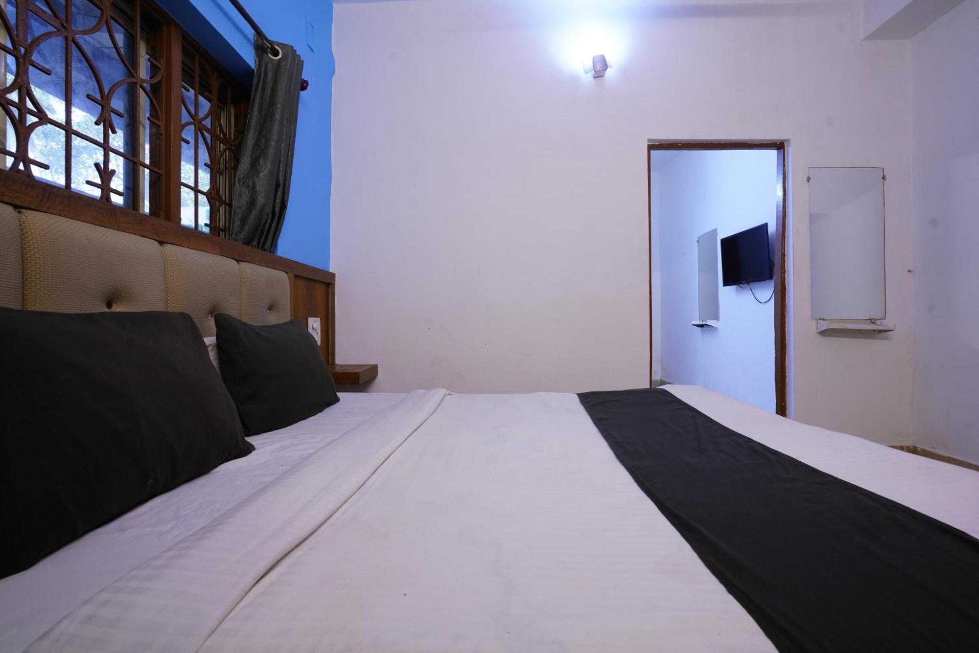 Amardeep Hotel